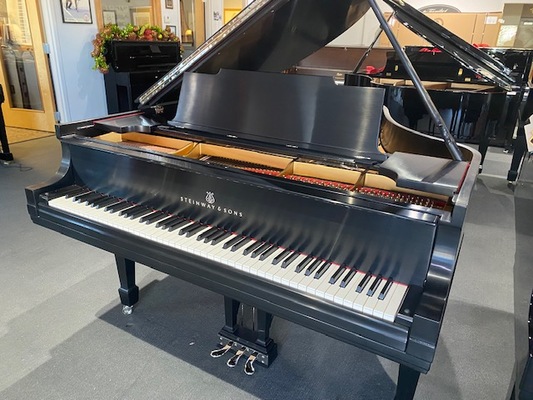 Steinway M Ebony (SOLD)