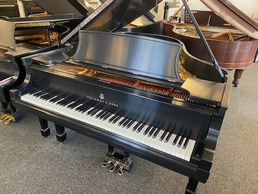 Steinway L Ebony Satin