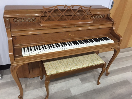 Steinway F100 (SOLD)
